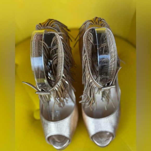 Christian Louboutin Veau Velours Fringe Courtain Pumps In Cafe Creme Size 38 - Picture 13 of 14